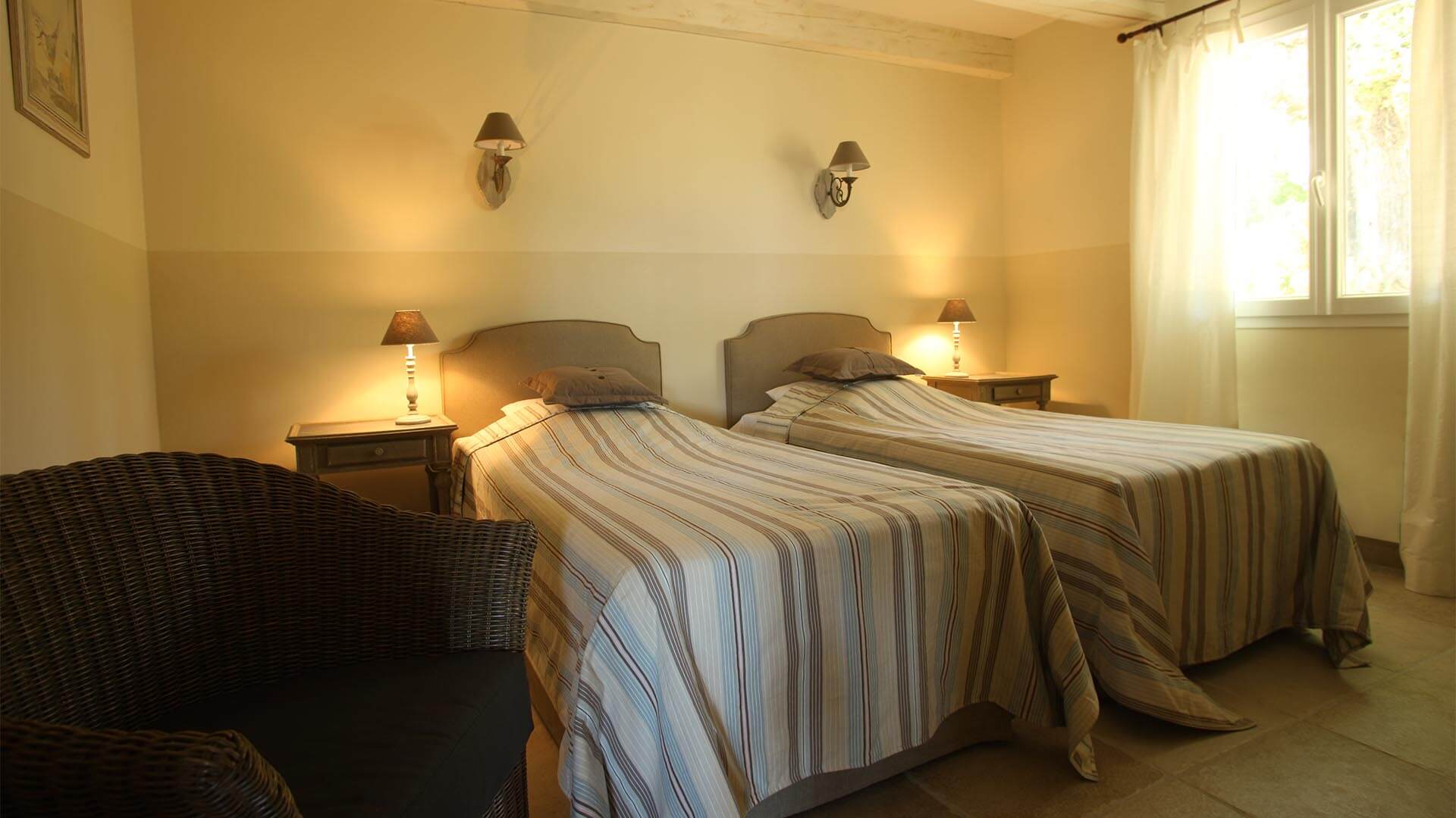 Location vacances Luberon | Villa le mûrier blanc | Chambre deux lits simples