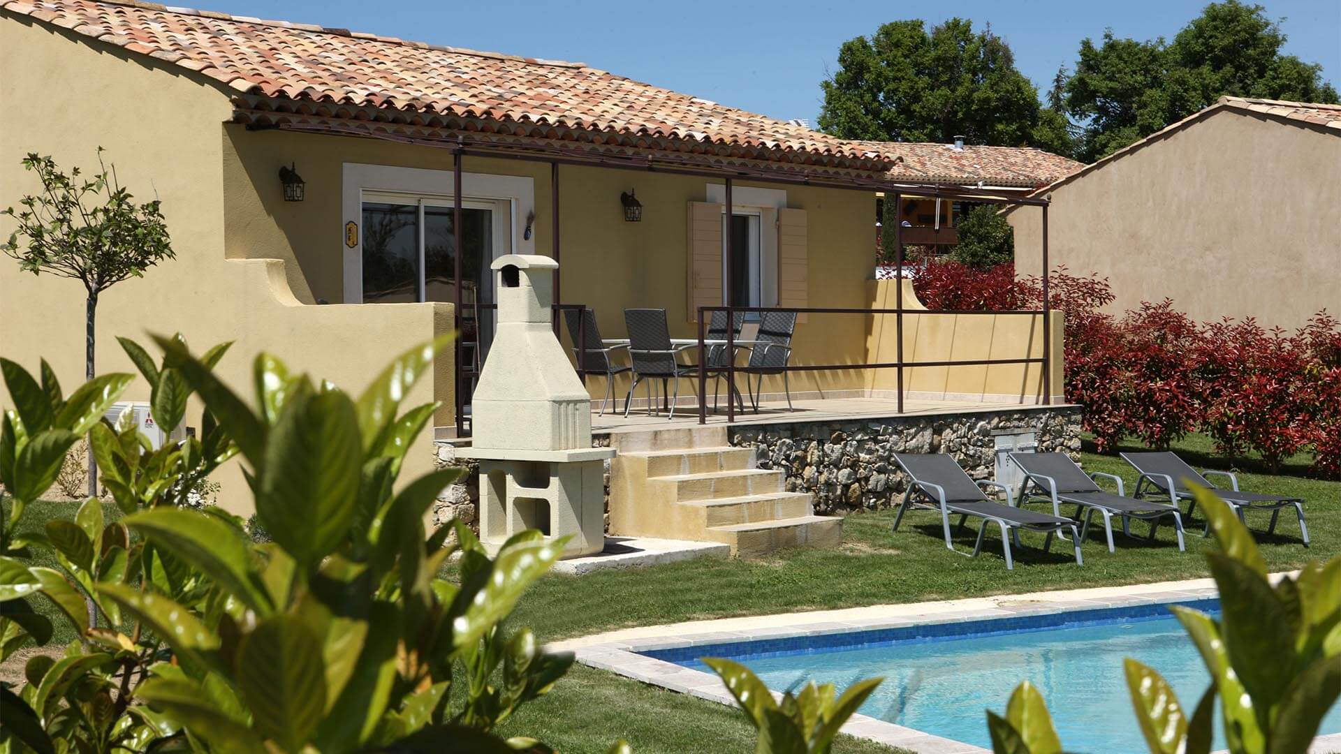 Location vacances T3 Luberon | Villa mon rêve | Terrasse, barbecue et piscine
