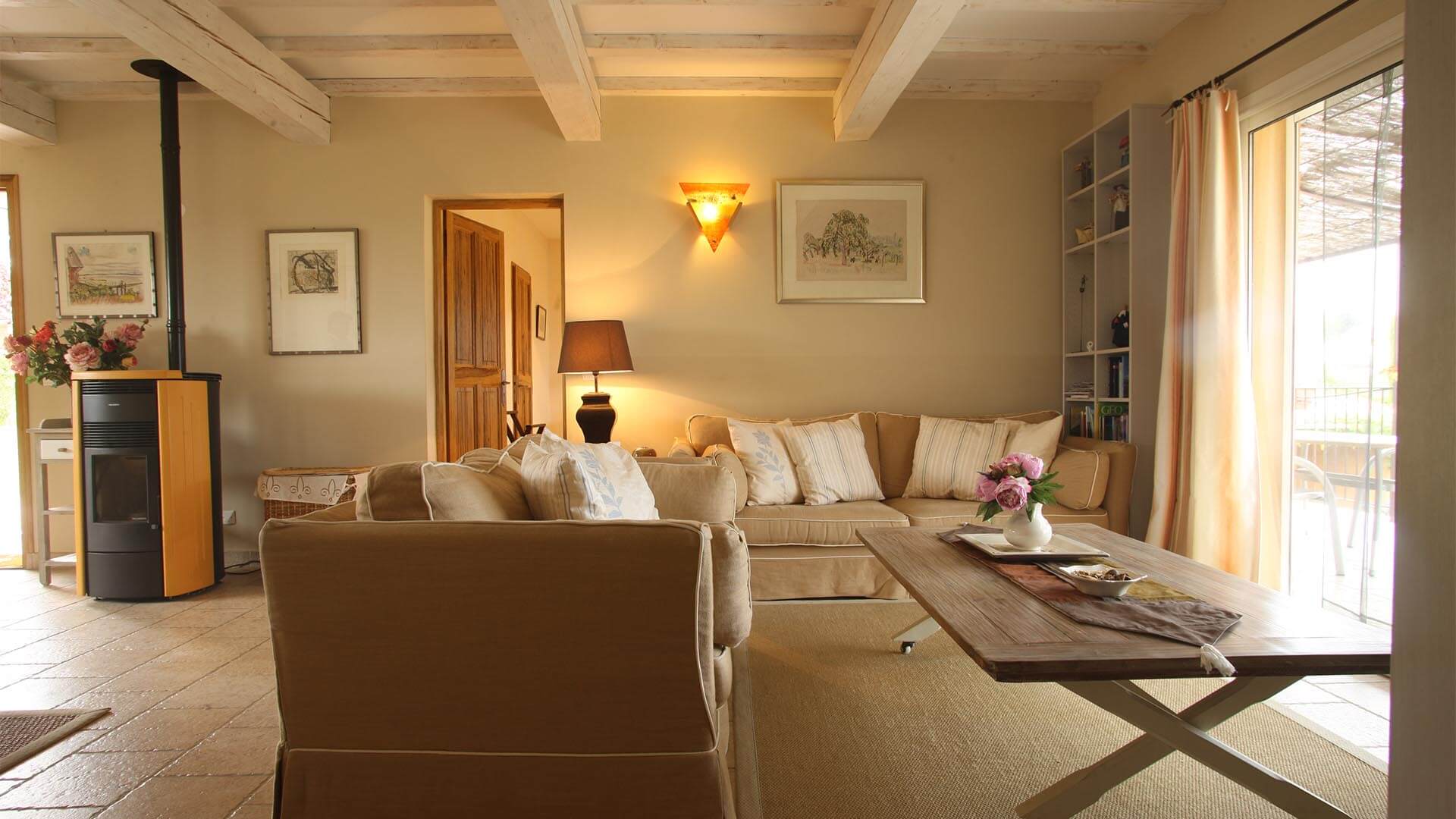 Villa à louer vacances Haute Provence | Villa terre d'ocre | Salon climatisé