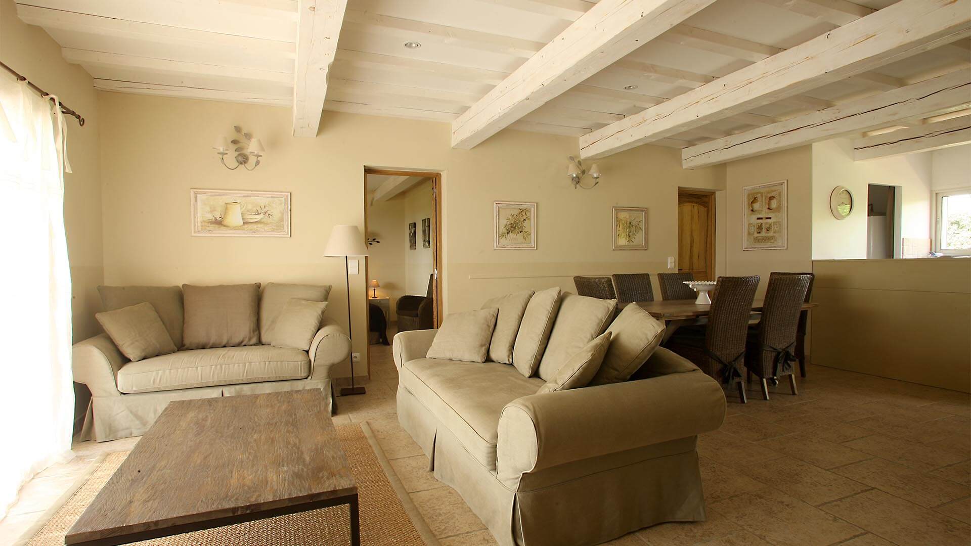 Maison de vacances à louer Provence Alpes Côte d'Azur | Villa les oliviers | Salon, salle à manger avec climatisation