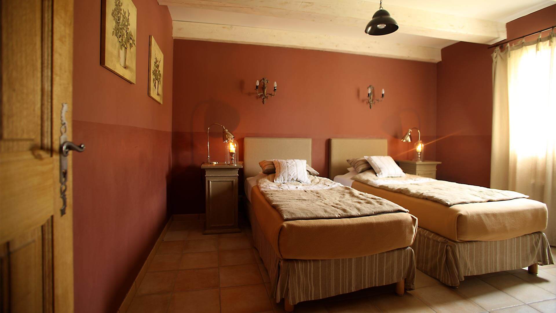 Location saisonnière Luberon | Villa la source | Chambre deux lits simples