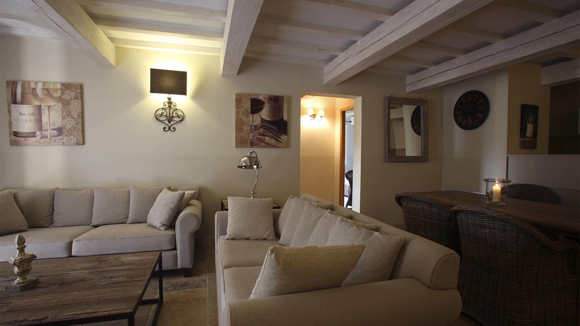 Location vacances Provence | Appartement le jas des collines | Salon, salle à manger