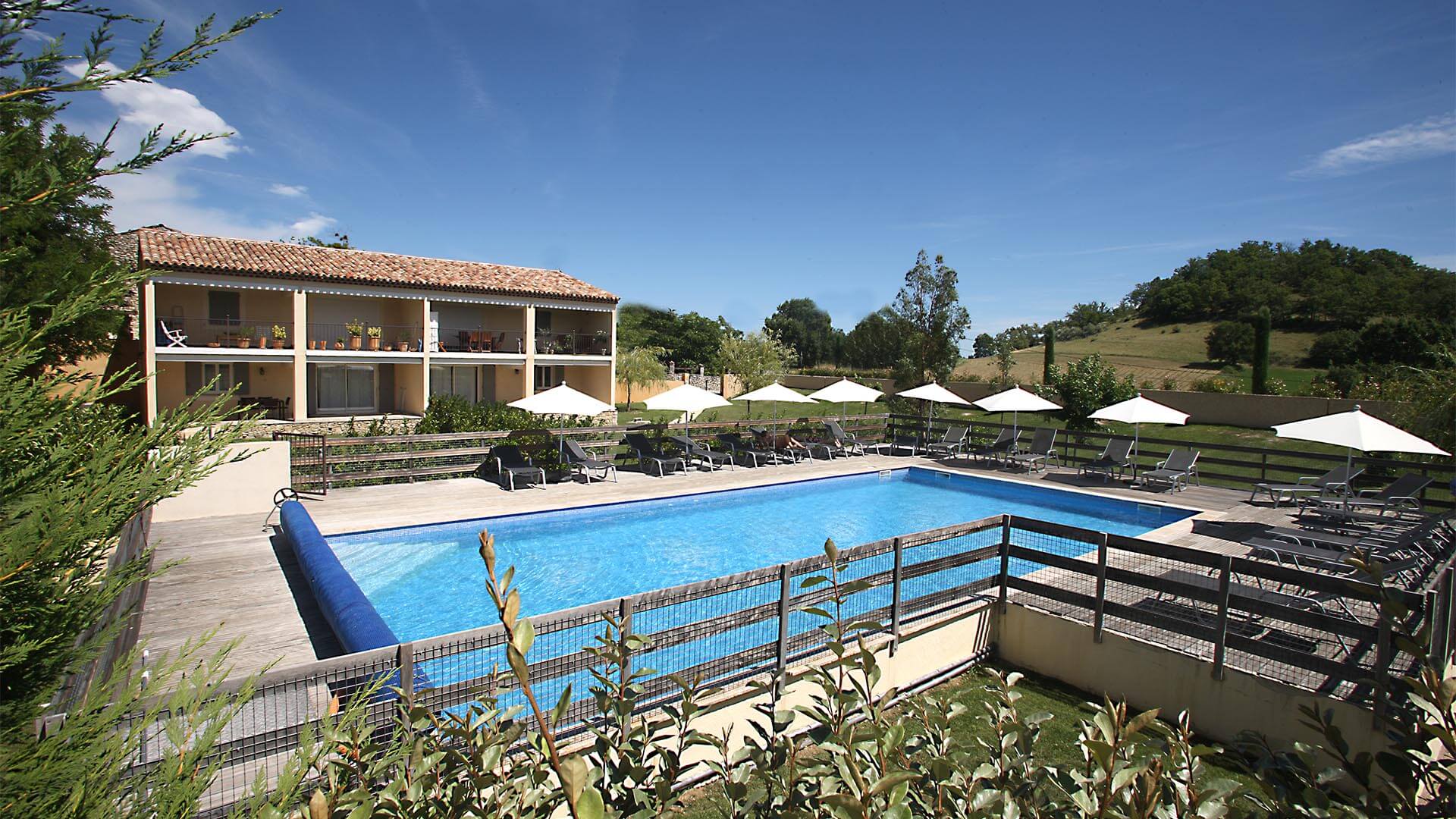 Location vacances Luberon | Appartement avec piscine commune