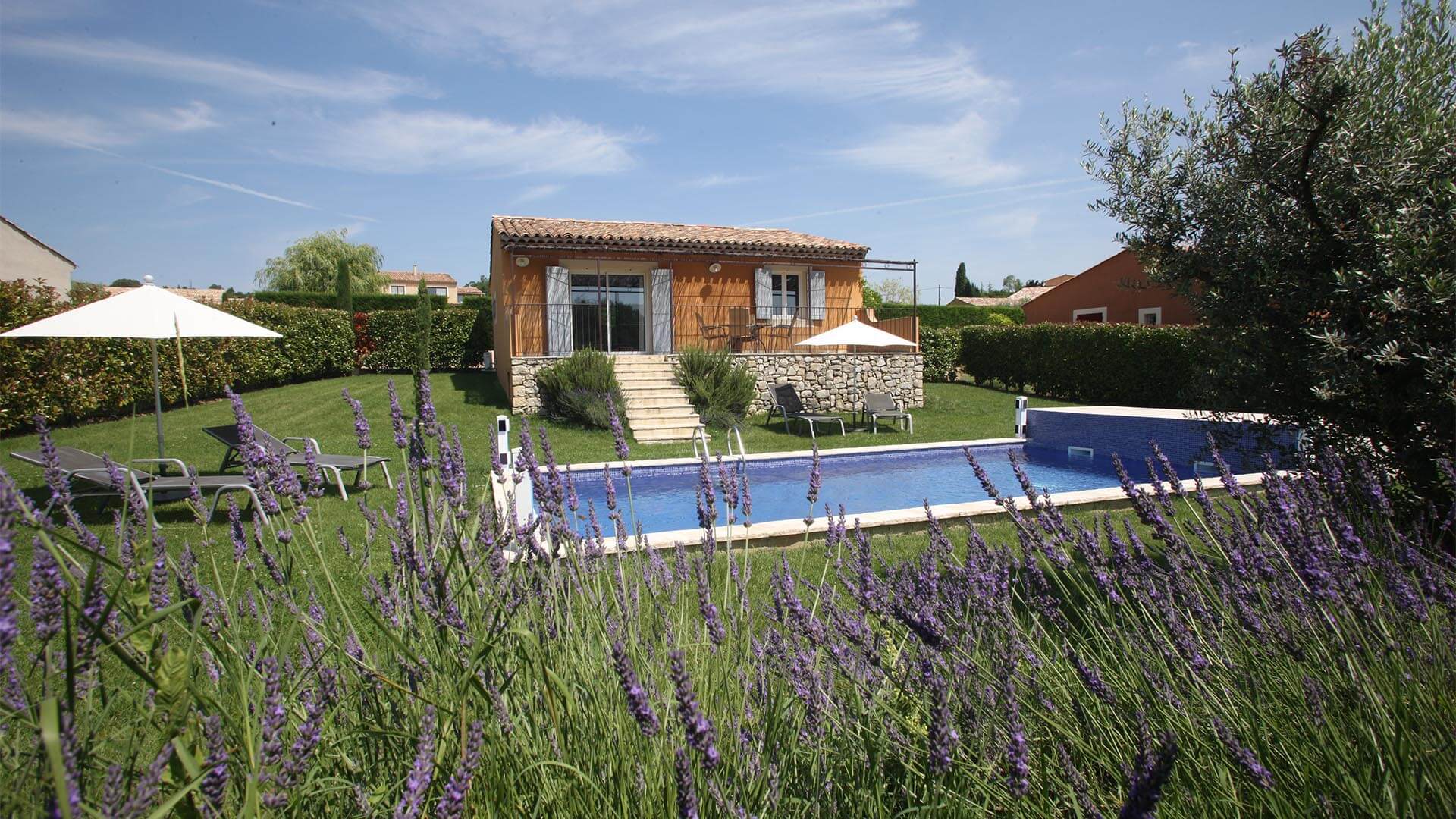 Holiday rental house in Provence Alpes Côte d'Azur | Villa terre d'orange | 2 bedroom villa with garden and pool