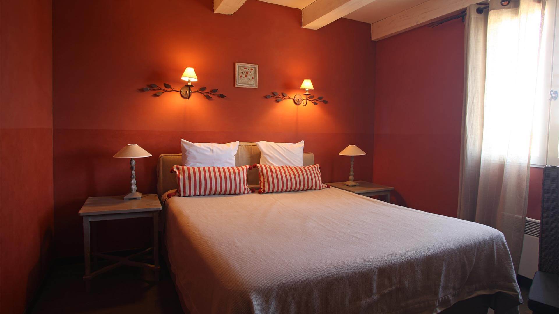 Location saisonnière maison 04 | Villa terre d'orange | Chambre de charme lit double