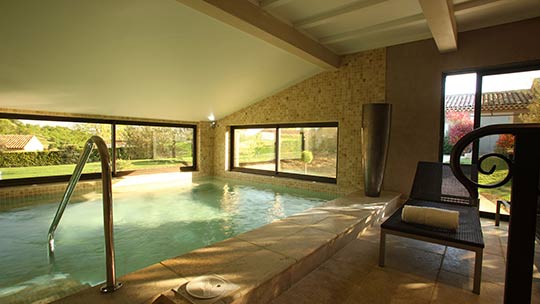 Spa Hotel La Bastide Saint Georges | Indoor pool